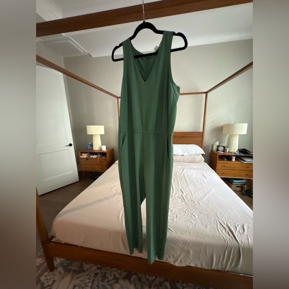Athleta Brooklyn Jumpsuit One Piece Romper | Seaweed Snack Green | Size 10 - Picture 7 of 11